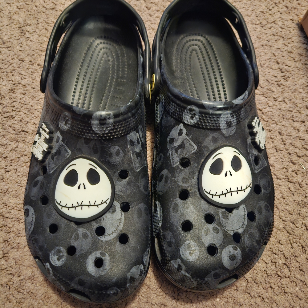 CROCS Nightmare Before Christmas Black and White Crocs With 6 Pairs Of Socks!